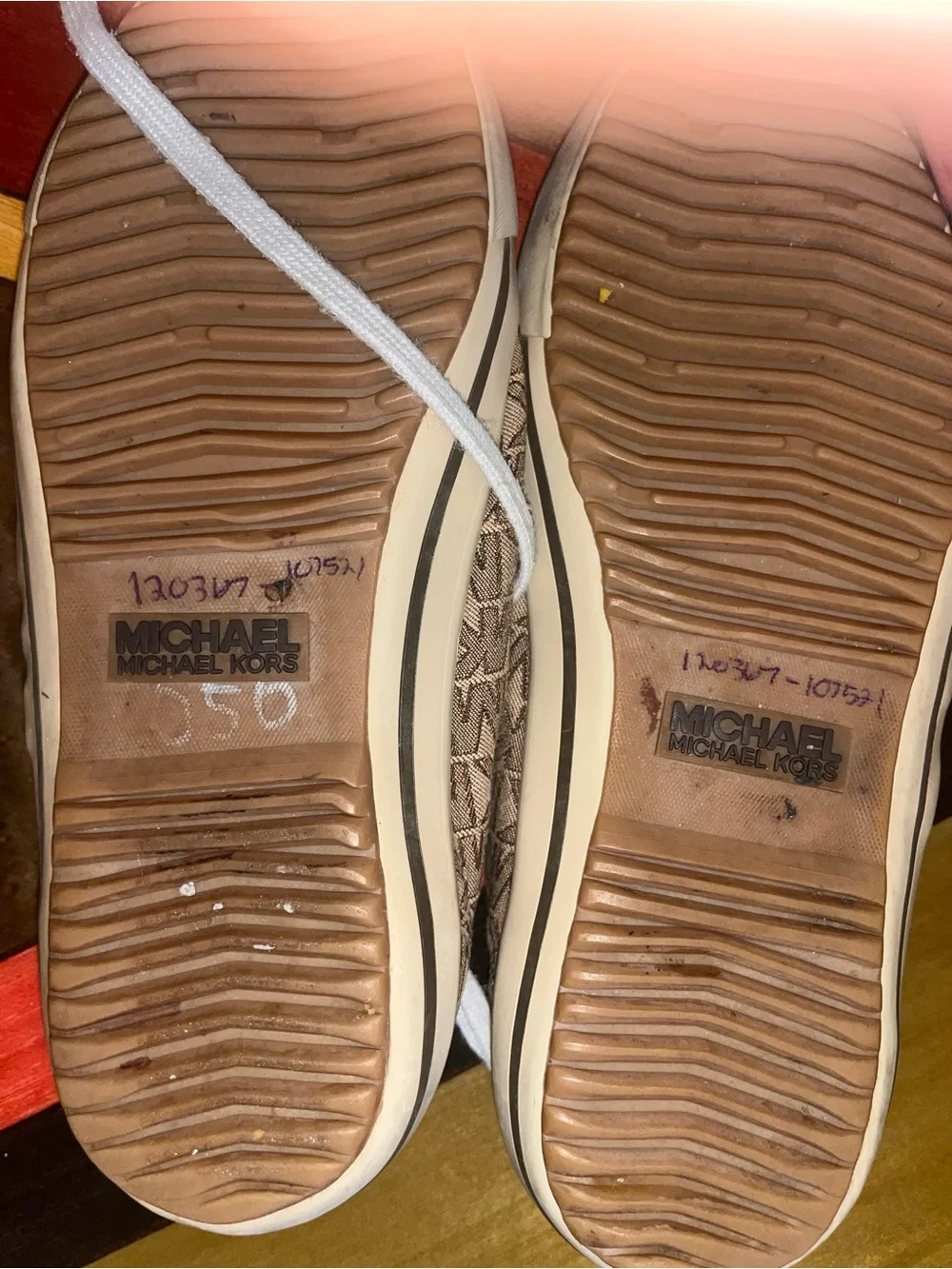 Michael Kors signature mk